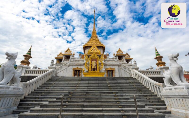 tham quan Chùa Phật Vàng Wat Traimit