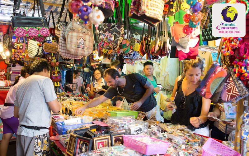 Trải nghiệm mua sắm và giải trí